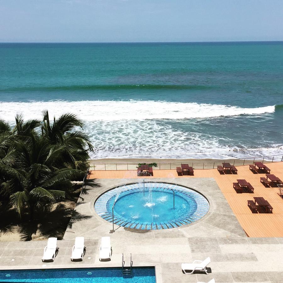 Departamentos Frente Al Mar En Resort Playa Azul-Tonsupa Bagian luar foto